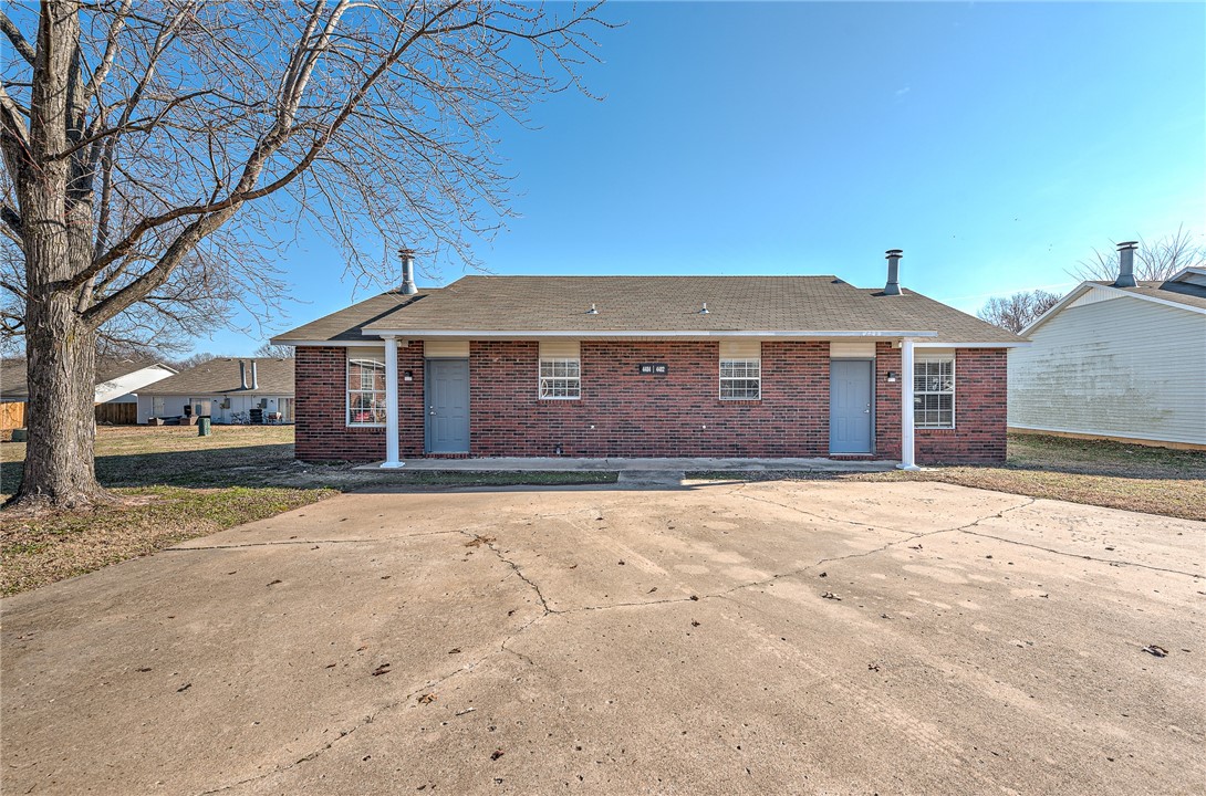 Excellent investment opportunity in West Fayetteville! Freshly remodeled duplex (2 bedrooms, 1 bathroom per side) with brand new flooring, paint, refinished cabinets, counter tops, and new lighting & plumbing fixtures throughout. Brand new kitchen appliances including Refrigerators. Washer/dryer hookups. Conveniently located just under 2 miles from I-49 and only 3 miles to the UofA. Close to bus routes, trails, schools, shopping, restaurants, and all amenities Fayetteville.