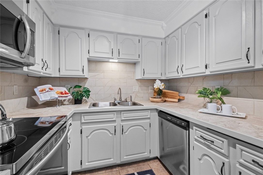 Townhouse Tct 3 A/K/A Drake Court Bvv - Residential Lease