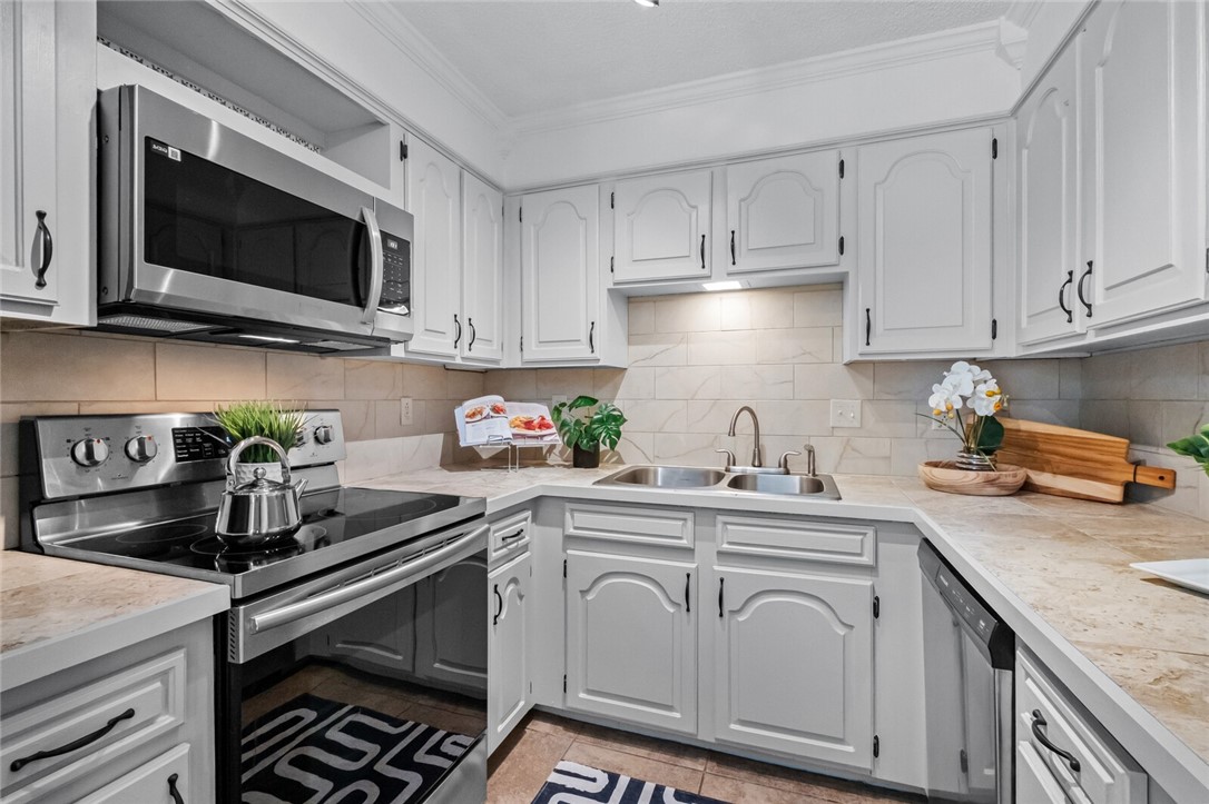 Townhouse Tct 3 A/K/A Drake Court Bvv - Residential Lease