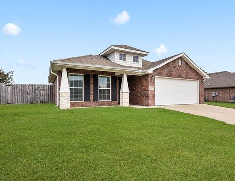 Photo of 812 NW 64th Avenue, Bentonville, AR 72713 (MLS # 1326068)