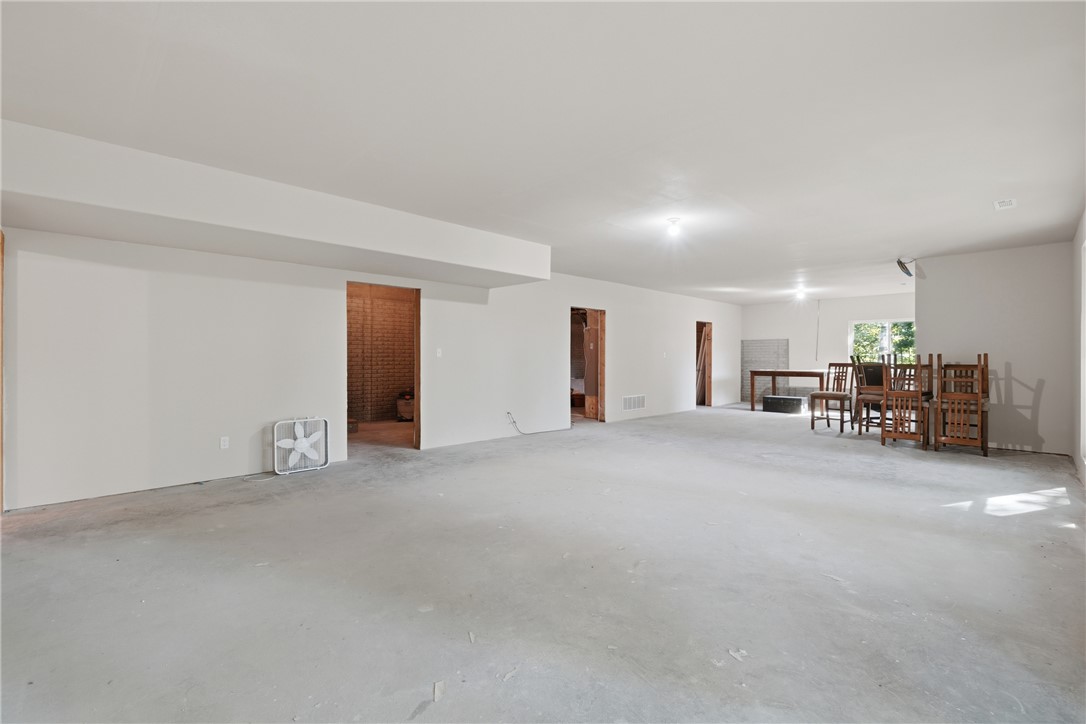 Unit 5 Holiday Island - Residential
