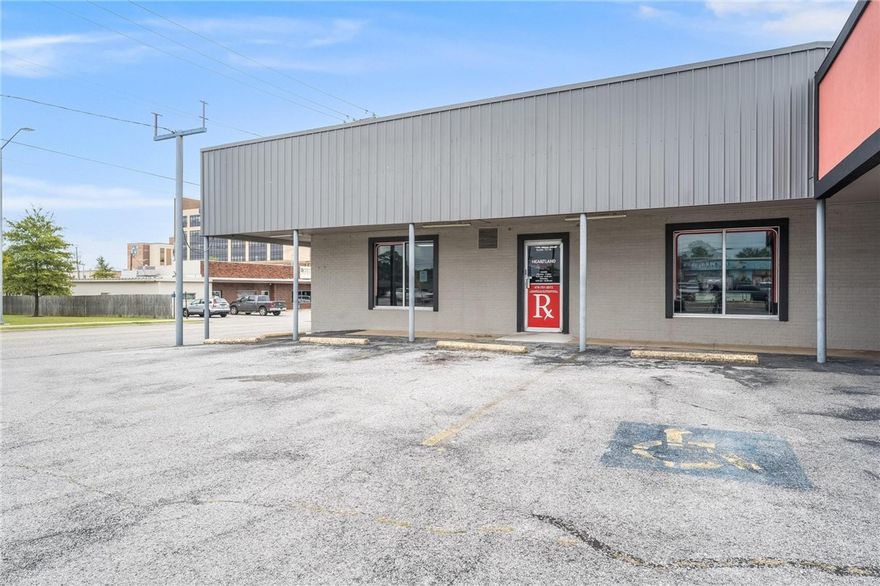 Positioned on a corner in a high-traffic area, this 1,800 sq. ft. space offers exceptional visibility and accessibility. The versatile layout is well-suited for a variety of uses, including office, retail, or service-based operations. With its central location in the heart of Springdale, opportunity abounds to establish or expand your business.
