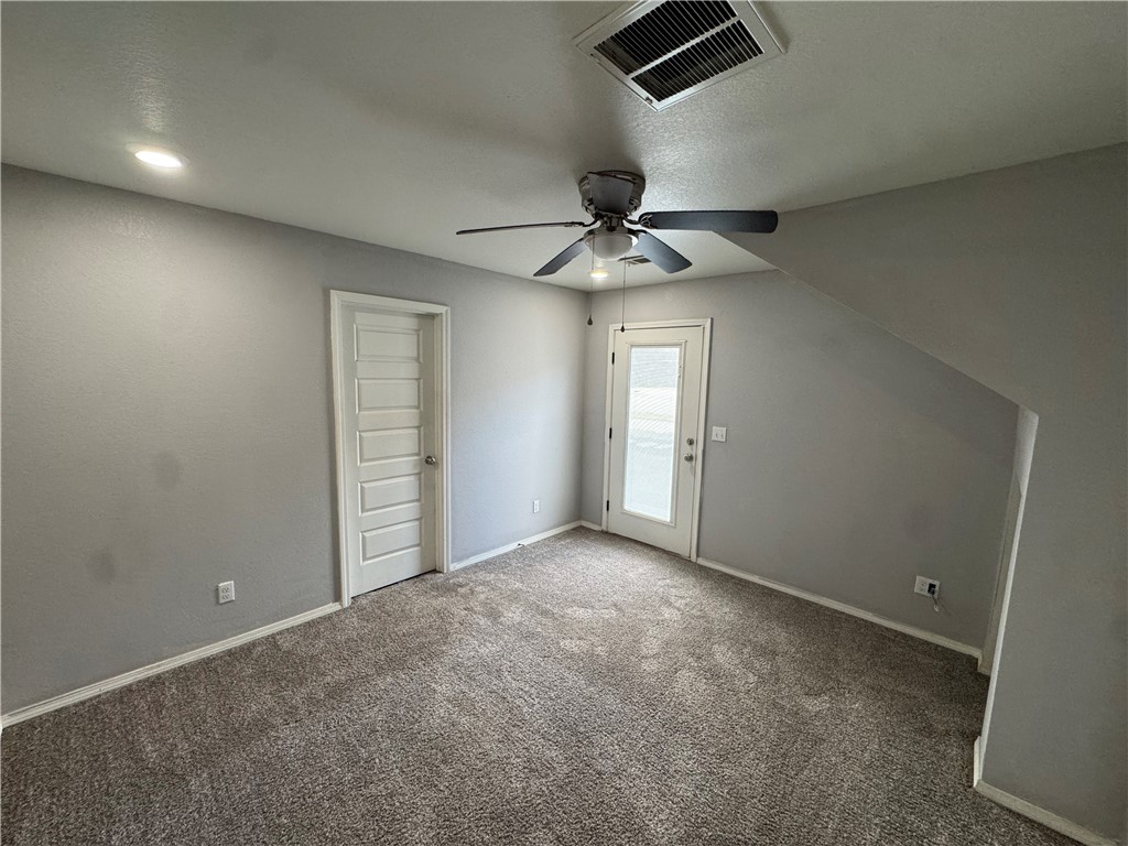 20-16-30 FAYETTEVILLE OUTLOTS - Residential Lease