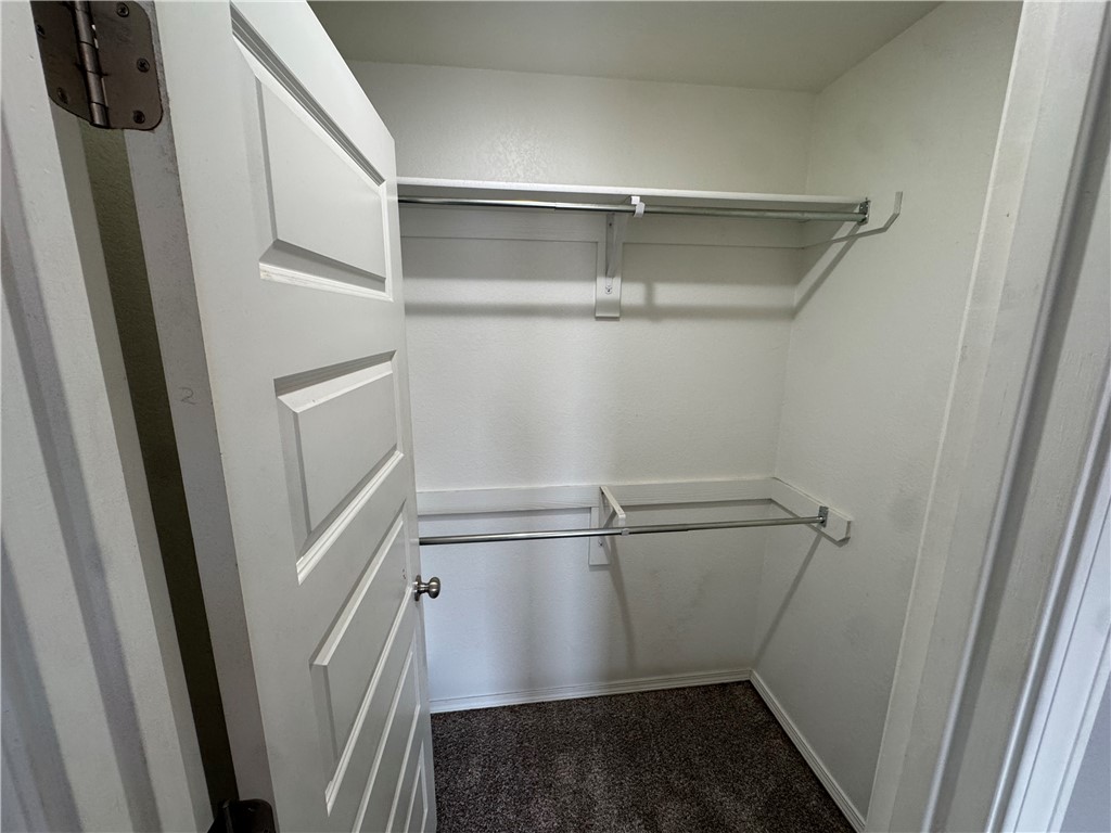 20-16-30 FAYETTEVILLE OUTLOTS - Residential Lease