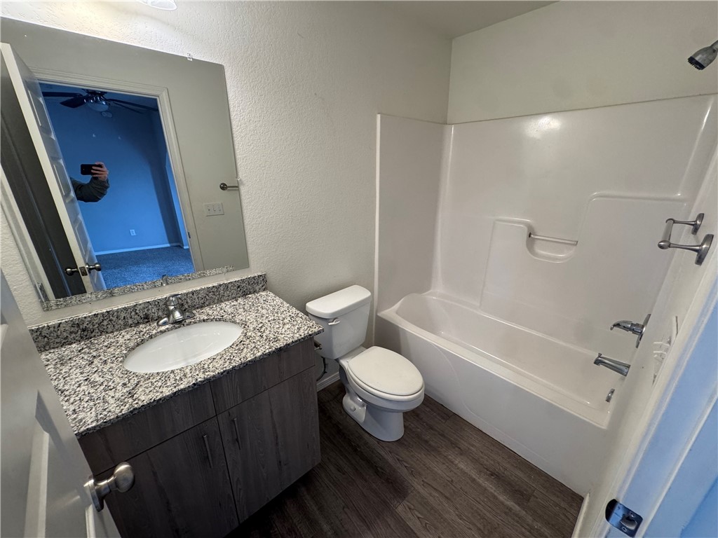 20-16-30 FAYETTEVILLE OUTLOTS - Residential Lease