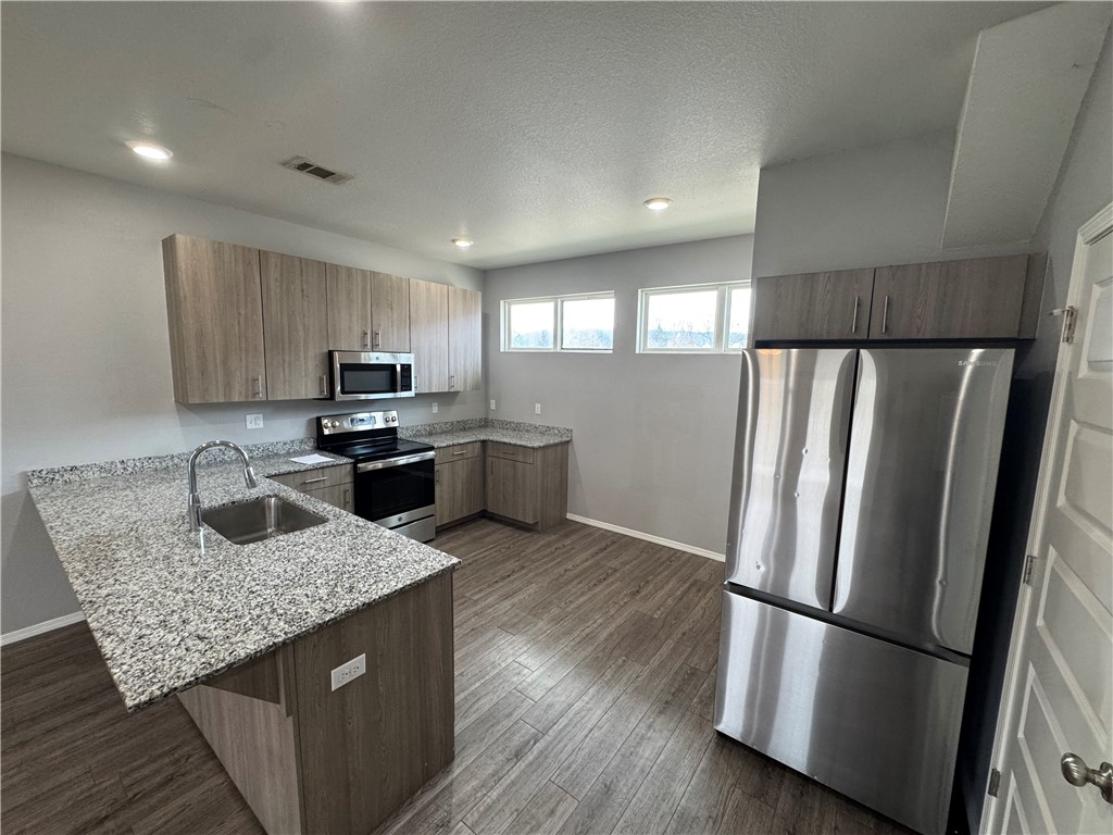 20-16-30 FAYETTEVILLE OUTLOTS - Residential Lease