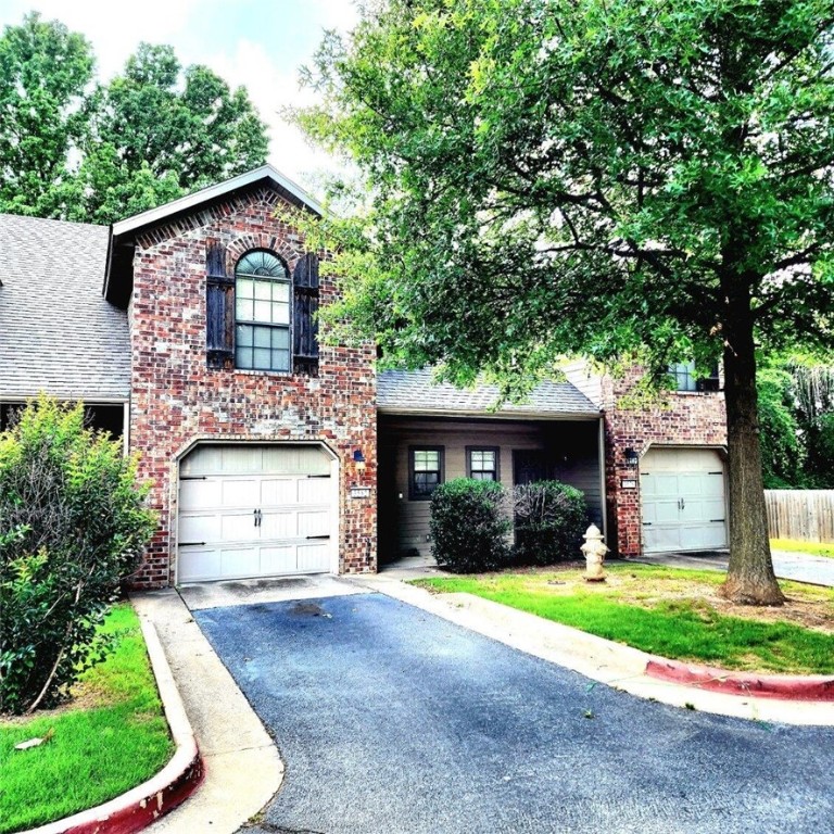 Investment opportunity located in a heavy traffic area right off Wedington Dr. But still secluded enough from the busy streets. Close to restaurants, grocery stores, and gas stations. Minutes from I-49. Owner is responsible for all maintenance repairs. POA maintains the grounds and landscaping.