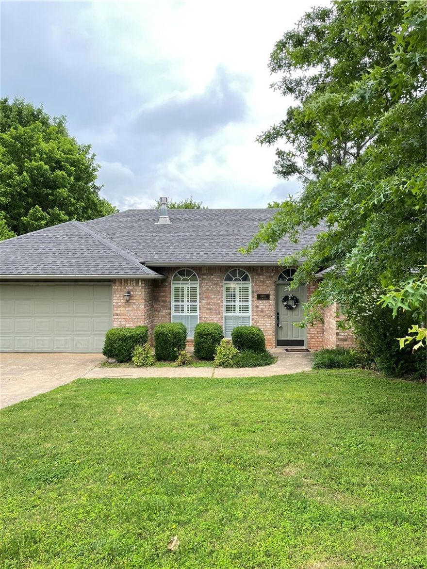 Great location. Home in east Fayetteville area. Home features 3 bedrooms, 2 baths, granite countertops, wood floors in living room complete with gas log built in fireplace, formal dining area, all appliances, and new back deck for entertaining/grilling.