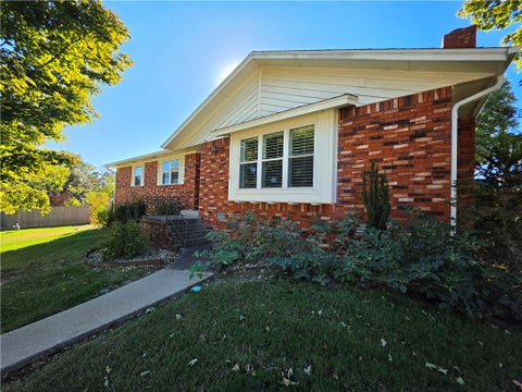 Photo of 1336 Quail Run Circle, Bentonville, AR 72712 (MLS # 1365504)