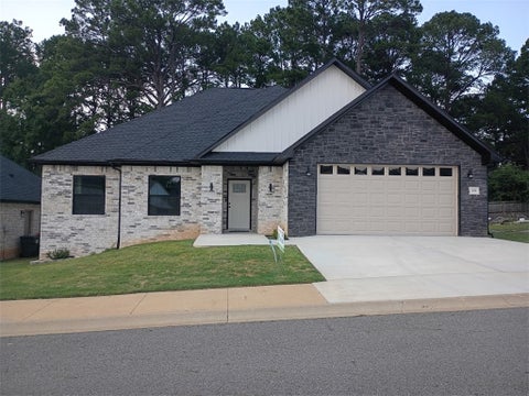 Photo of 139 Harbor Circle, Russellville, AR 72802 (MLS # 1361274)