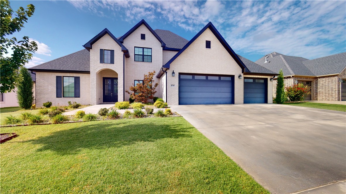 Move in ready. This like new David Haris Construction custom built in 2020 is a beautiful 1 owner masterpiece. Everything you'd expect of a home the caliber of Scissortail. Huge kitchen, massive island, with an open floor plan. GREAT patio perfect for grilling & hanging with the family. Master bedroom & full bedroom with on-suite on the main floor is perfect for a mother-in-law suite.
Upstairs has 3 bedrooms, plus a bonus room. Perfect for a large family or extended family. Also has a huge flat back yard, with beautiful grass, prime for a backyard oasis.