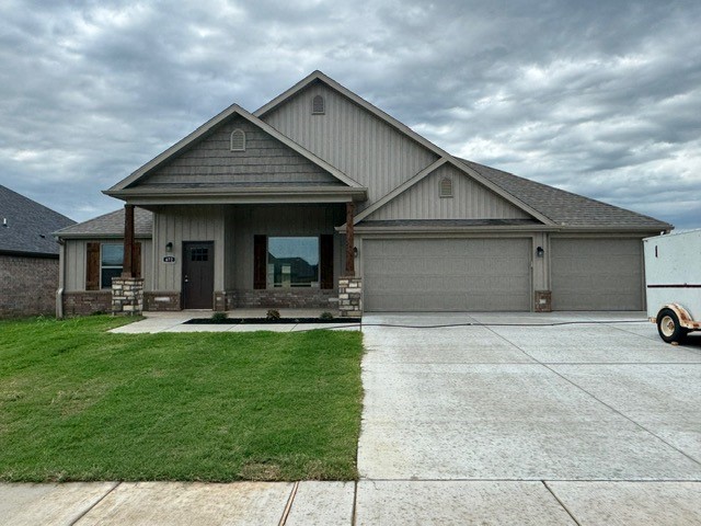 New home featuring 1,740 SF, 3 BR, 2 BA, 3 car garage plus built-in bookshelves on each side of the fireplace, full granite, 2" blinds, gas cooktop, built-in microwave, large walk-in shower & split bedrooms. There is a large covered porch, fully sodded yard & privacy-fenced backyard. Builder will pay up to $2500 of buyers closing costs with accepted contract.