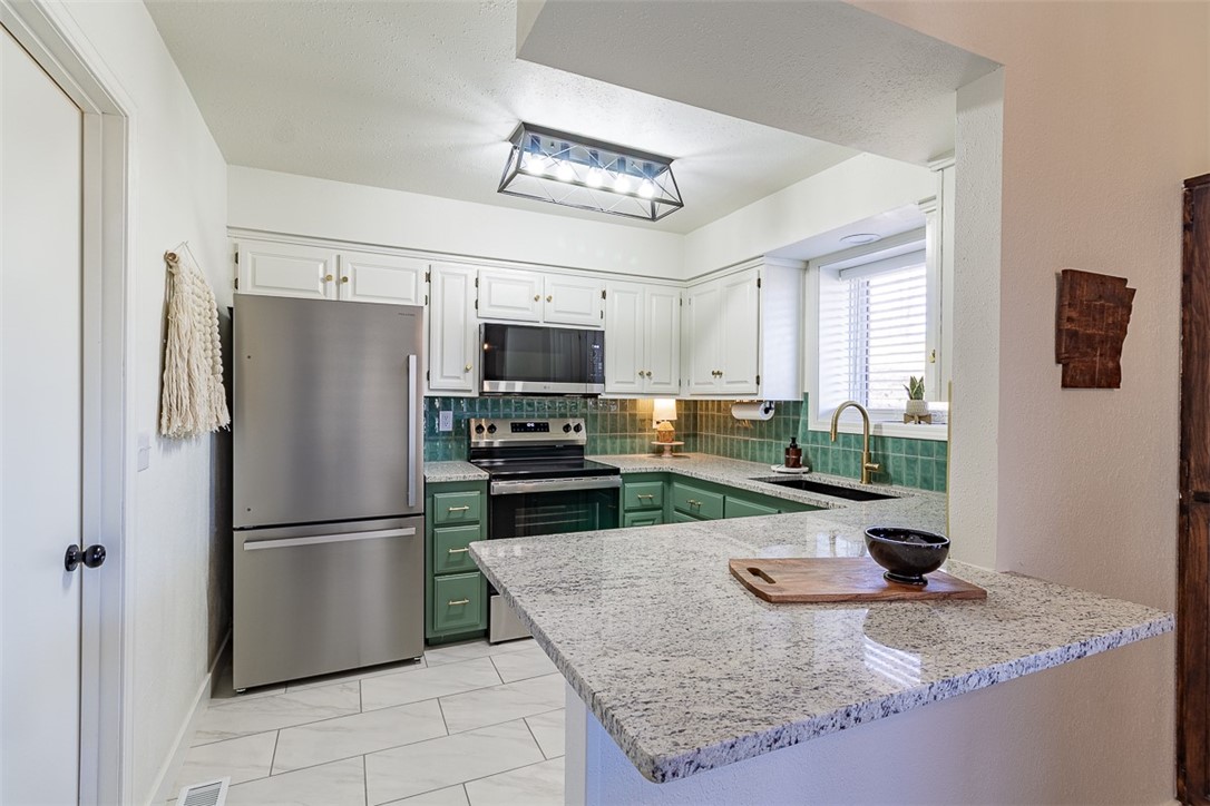 Brompton Courts Bvv - Residential Lease