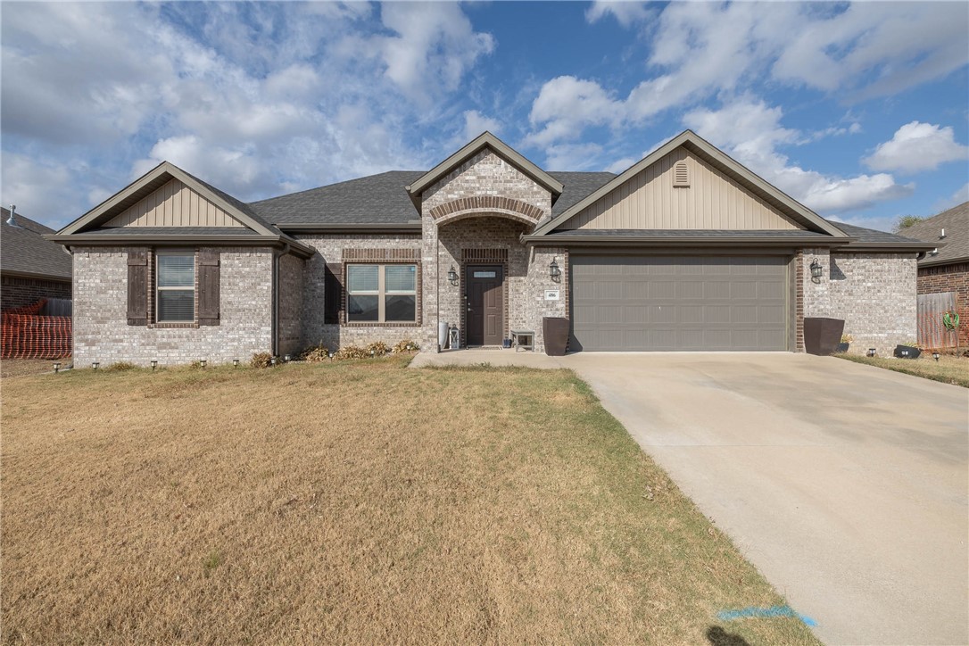 Gorgeous home in a great neighborhood. This 3 Bedroom, 2 Bath home built in 2019 has been beautifully
upgraded with granite counter tops, LVP floors, covered back patio. This open floor plan concept offers a large eat in kitchen and a large living room with real stone fireplace. This is a must see. Book your appointment now.