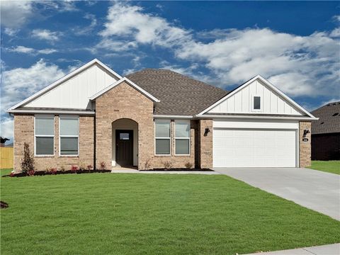 Photo of 419 W Canada Drive, Farmington, AR 72730 (MLS # 1345370)
