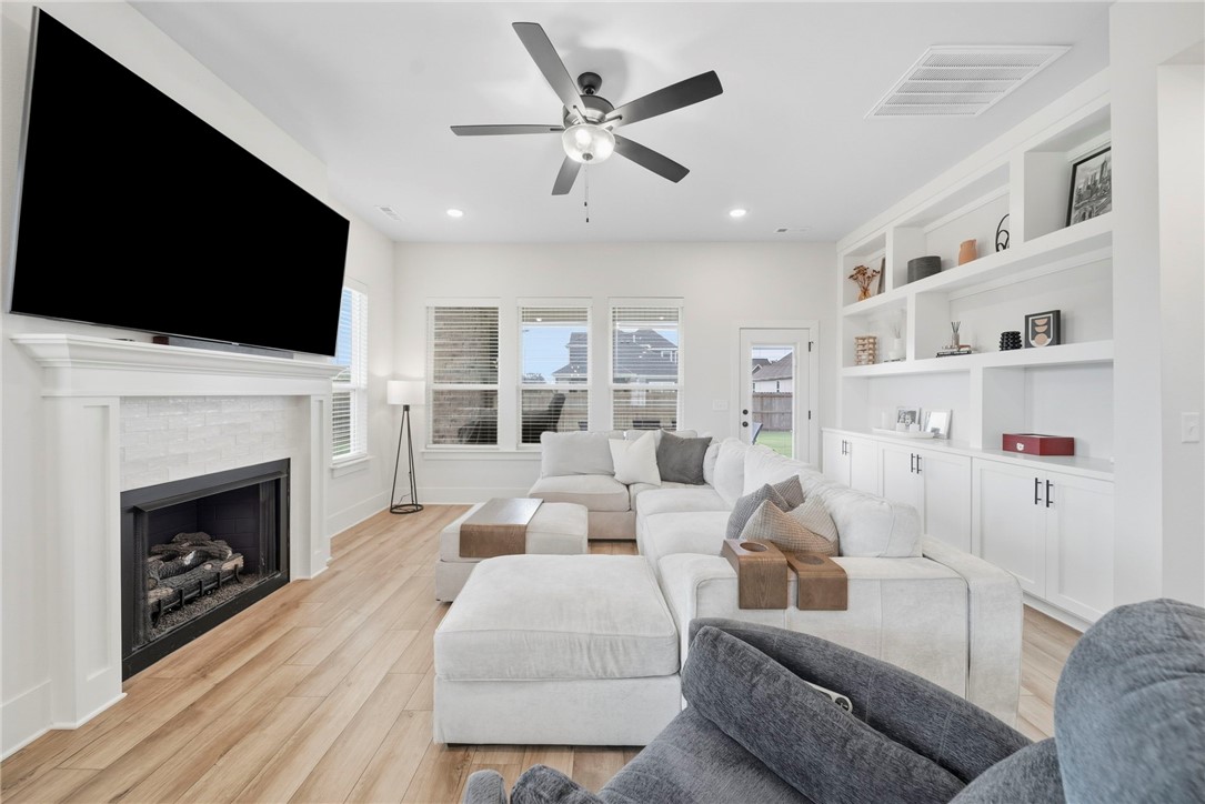 Cobble Creek Sub Rogers - Residential