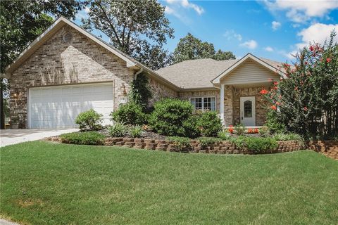 Photo of 1 Totton Lane, Bella Vista, AR 72714 (MLS # 1356336)
