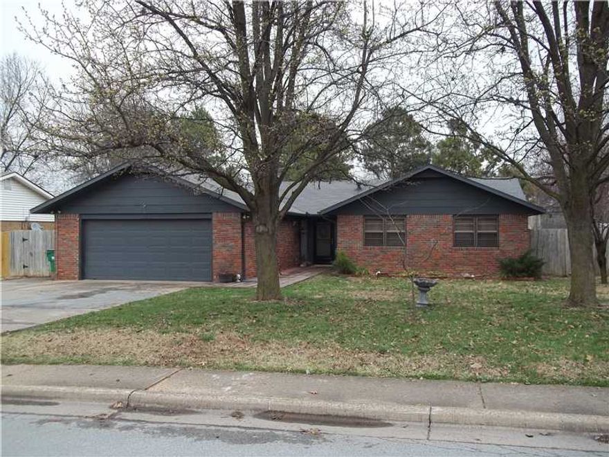 1505 Daline. Excellent condition. 3 BR, 2 Bath Brick, 2 Car Garage. Fireplace, New Central Heat & Air & Water Heater in 2014. Range w/oven and wall oven. Living & Dining Room combo is 27x21. Pool 16x32.