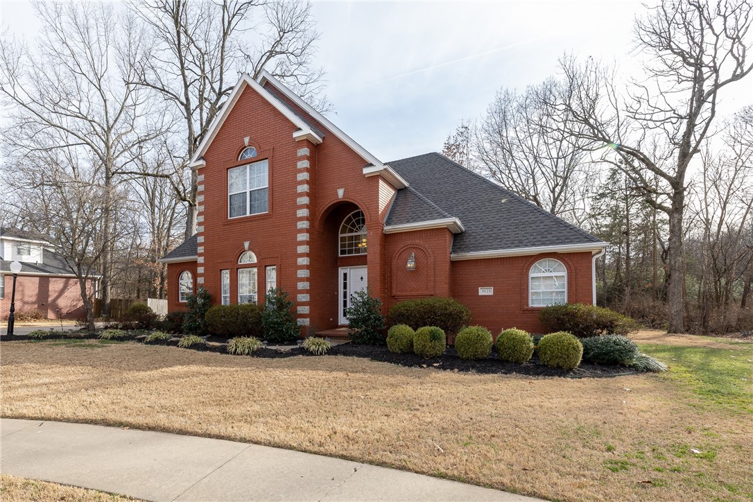 3021 E Summershade Drive