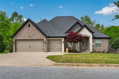 Photo of 1801 N Candleshoe Drive, Fayetteville, AR 72701 (MLS # 1343610)
