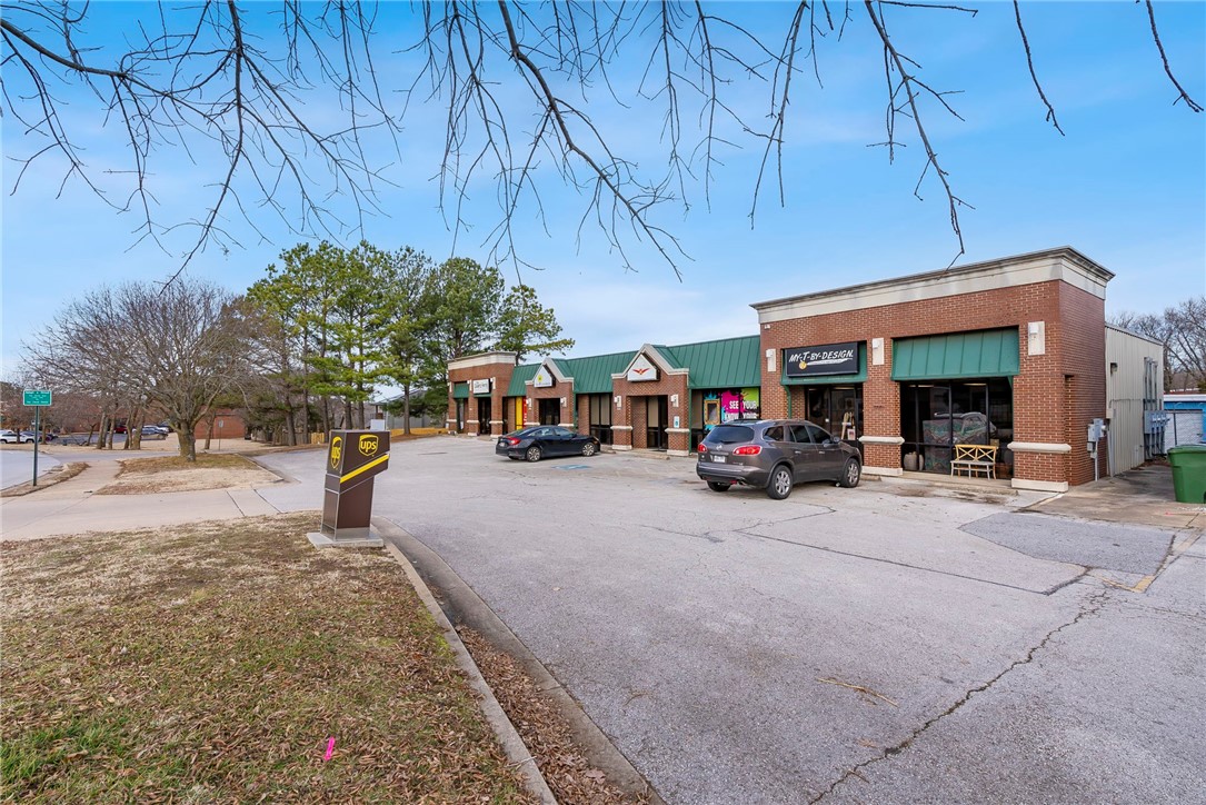 Fayetteville Outlots - Commercial Lease