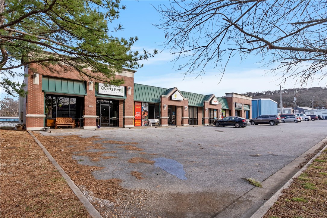 Fayetteville Outlots - Commercial Lease
