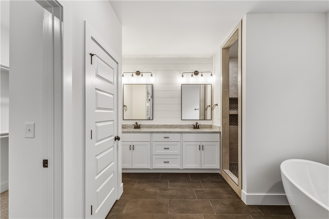 DIAMOND ESTATES PH V-CENTERTON - Residential