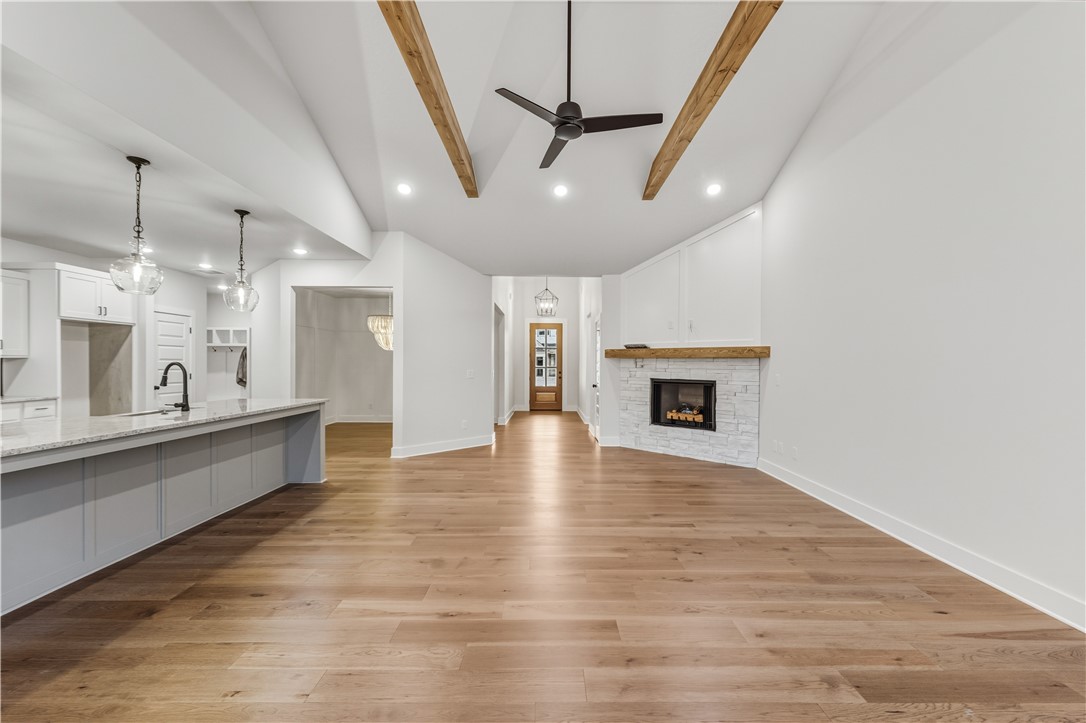 DIAMOND ESTATES PH V-CENTERTON - Residential