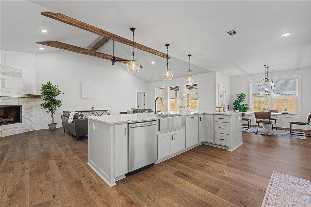 DIAMOND ESTATES PH V-CENTERTON - Residential