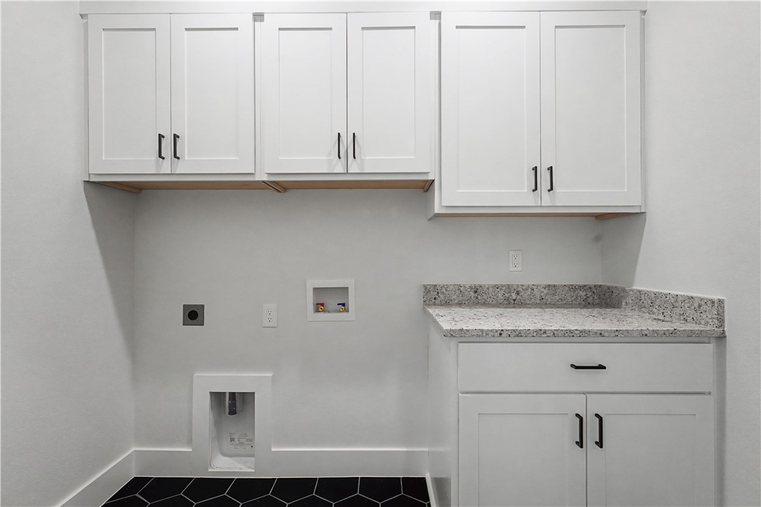 DIAMOND ESTATES PH V-CENTERTON - Residential