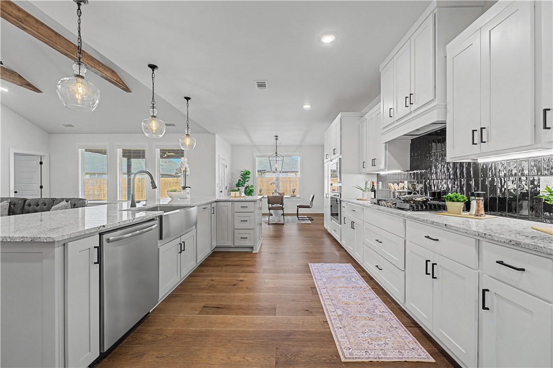 DIAMOND ESTATES PH V-CENTERTON - Residential