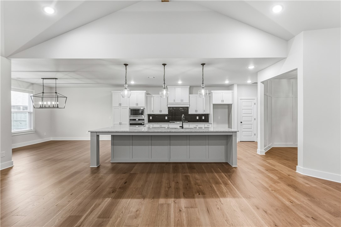 DIAMOND ESTATES PH V-CENTERTON - Residential