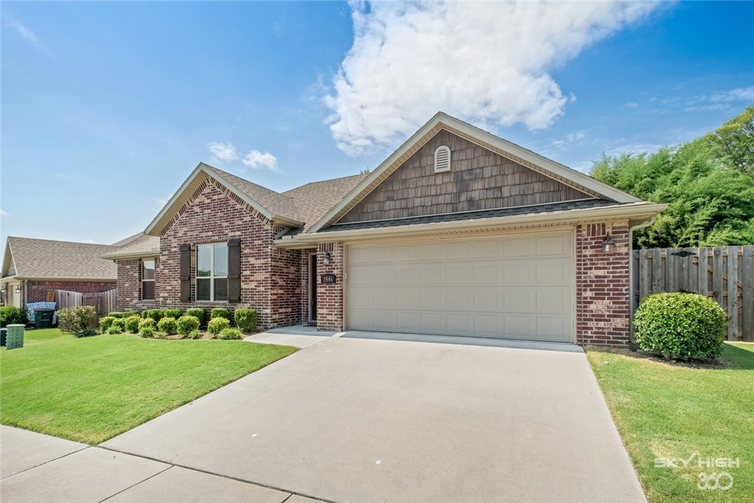 This 3 bed 2 bath brick home is located in a highly desirable part of Fayetteville, near schools, shopping and has convenient access to I49. This home features granite countertops, crown molding, stained concrete floors, covered patio and a fenced in back yard. This home is move in ready so if you need a quick close, look no further!