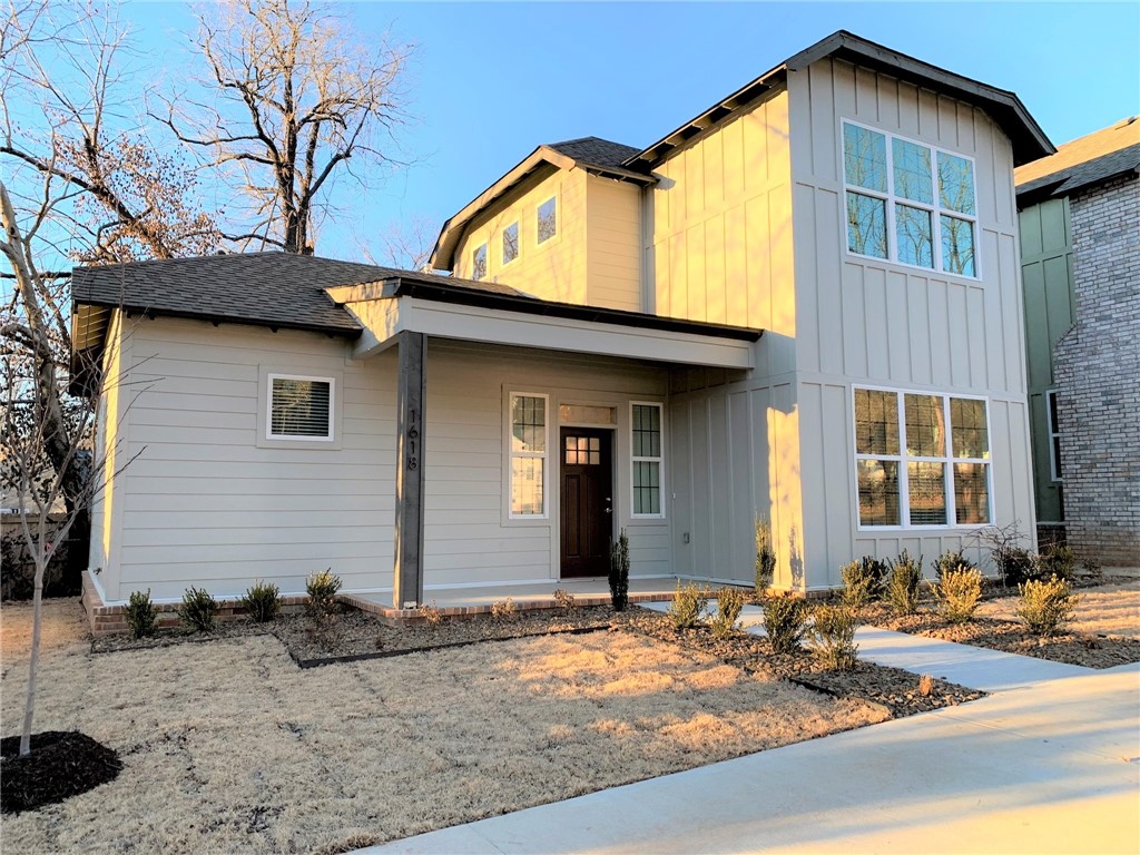 Gorgeous, brand new construction 3 bedroom, 2.5 bathroom home in the heart of East Fayetteville.
Excellent Location! This home is walkable to Root Elementary School and close to all amenities East
Fayetteville. Situated across the street from the future walking/biking greenway trail with access to all
of NW Arkansas. Easy, low maintenance living. Dual climate zones. 10 foot ceilings on the main level, and 8 foot interior doors. Extensive wood flooring throughout the main level. High end window package and floor-to-ceiling kitchen cabinets. Huge eat-in kitchen island, pantry, and natural gas cooktop range/oven. The solid 2x6 construction adds to the quality/integrity of the build and greatly increases the energy efficiency of the home. Spacious master bedroom en suite is located on the main level with a large walk-in closet. Custom designer tiled bathrooms. Come see this home today!