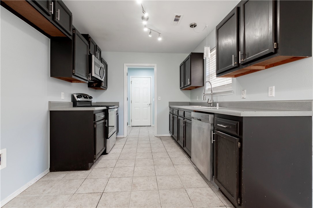 EAGLE CREST ESTATES-BENTONVILLE - Residential Lease