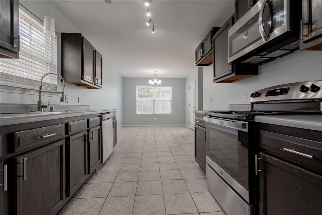 EAGLE CREST ESTATES-BENTONVILLE - Residential Lease