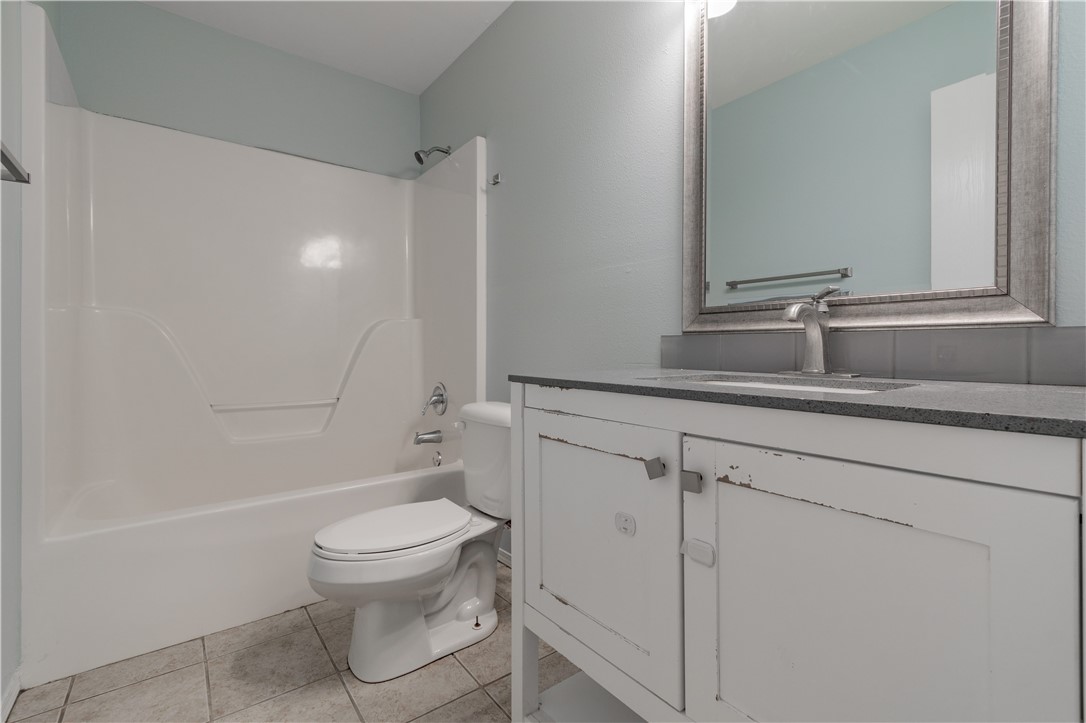 EAGLE CREST ESTATES-BENTONVILLE - Residential Lease