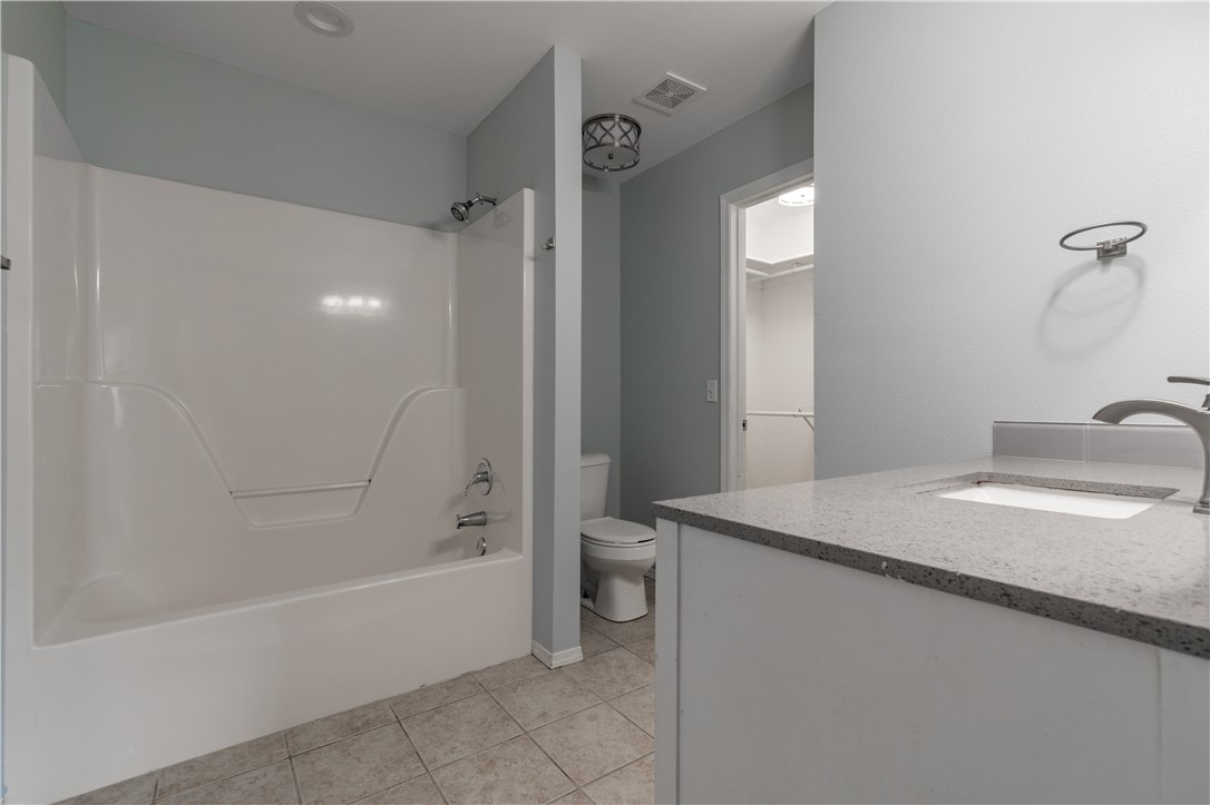 EAGLE CREST ESTATES-BENTONVILLE - Residential Lease