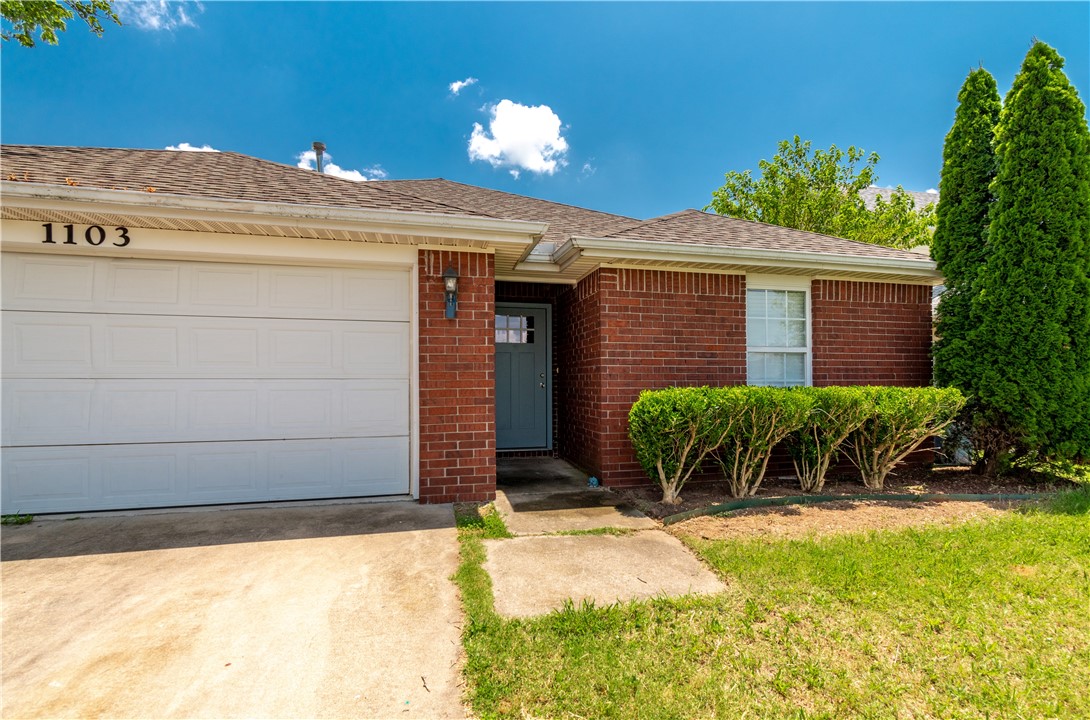 EAGLE CREST ESTATES-BENTONVILLE - Residential Lease