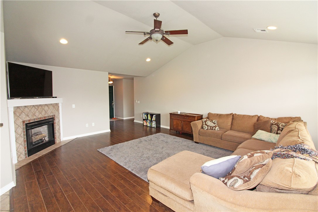 Carriage Square Sub Bentonville - Residential Lease