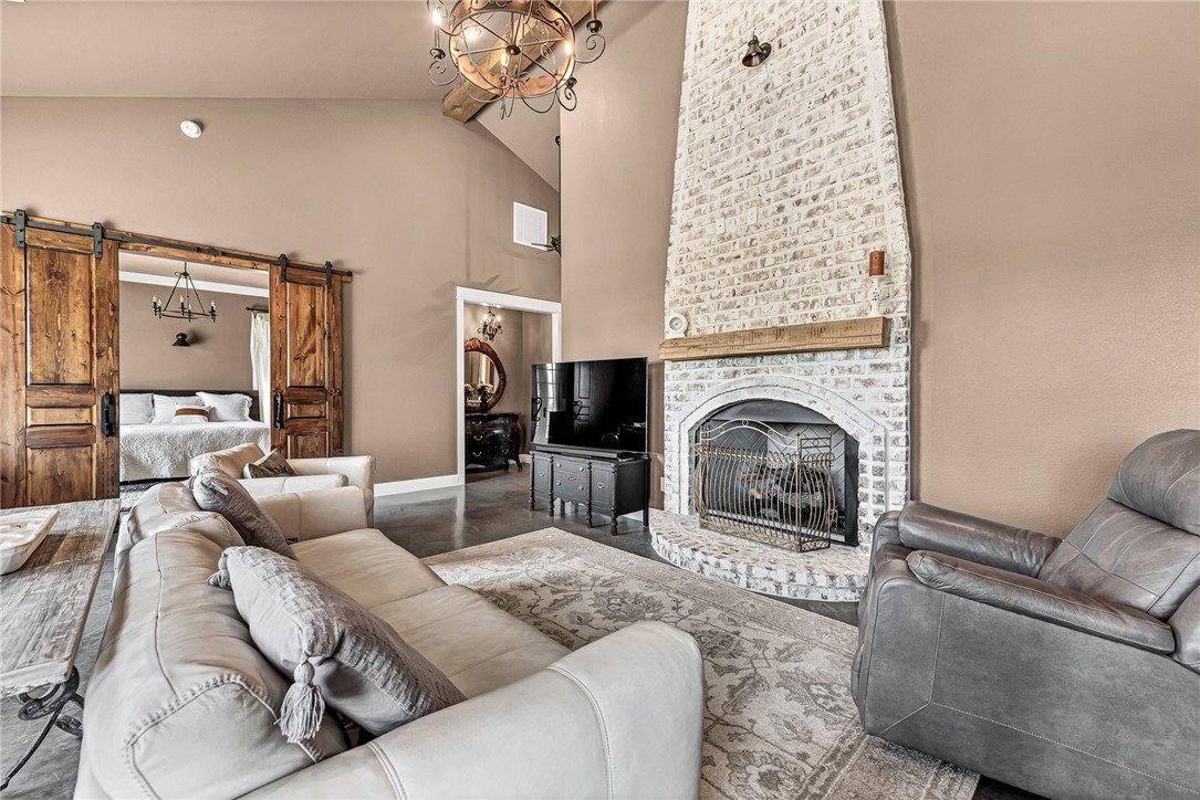 01-18-31-Cave Springs - Residential