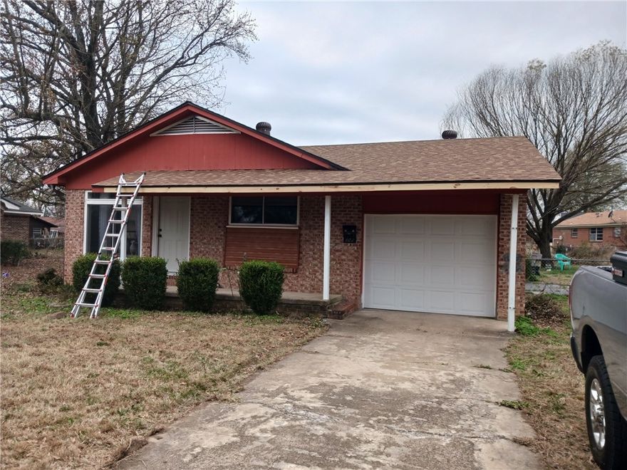 Great starter home or investment property.  This 3 BR 2 bath home is located in an established neighborhood.  The back yard is deep and has chain link fencing. HVAC recently fixed as of 9/26/25. New roof as of 12/17/25.