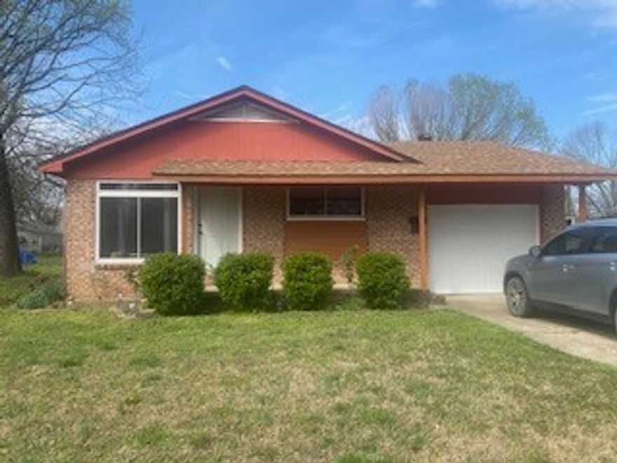 Great starter home or investment property.  This 3 BR 2 bath home is located in an established neighborhood.  The back yard is deep and has chain link fencing. HVAC recently fixed as of 9/26/25. New roof as of 12/17/25.  Kitchen and bathroom have been freshly painted.  New flooring for living room is on site.