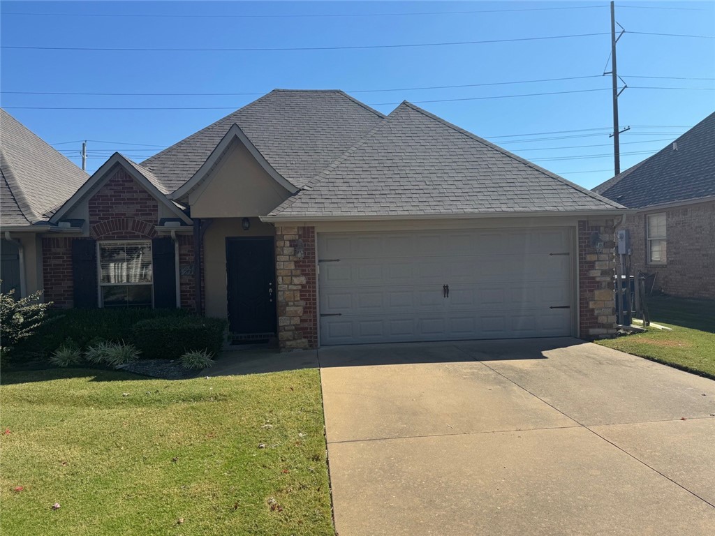 3bd 2ba in a great neighborhood with clubhouse pool and a workout room. Brand new carpet in every room, new paint throughout the entire house including the kitchen cabinets, new HVAC and new roof. Lawncare outside of the fenced in backyard is taken care of by POA. Close to Walmart home office and downtown Bentonville. Washer and Dryer included with rental.