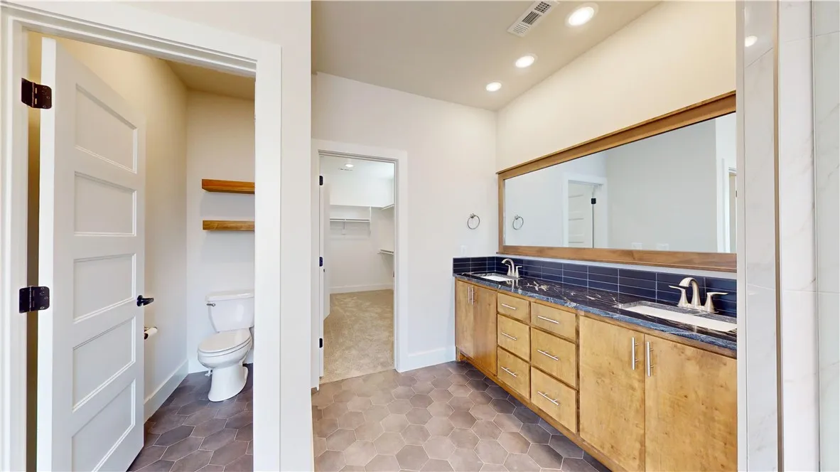 Pea Ridge, Arkansas 72751, United States, 4 Bedrooms Bedrooms, ,3 BathroomsBathrooms,Residential,Active,94949