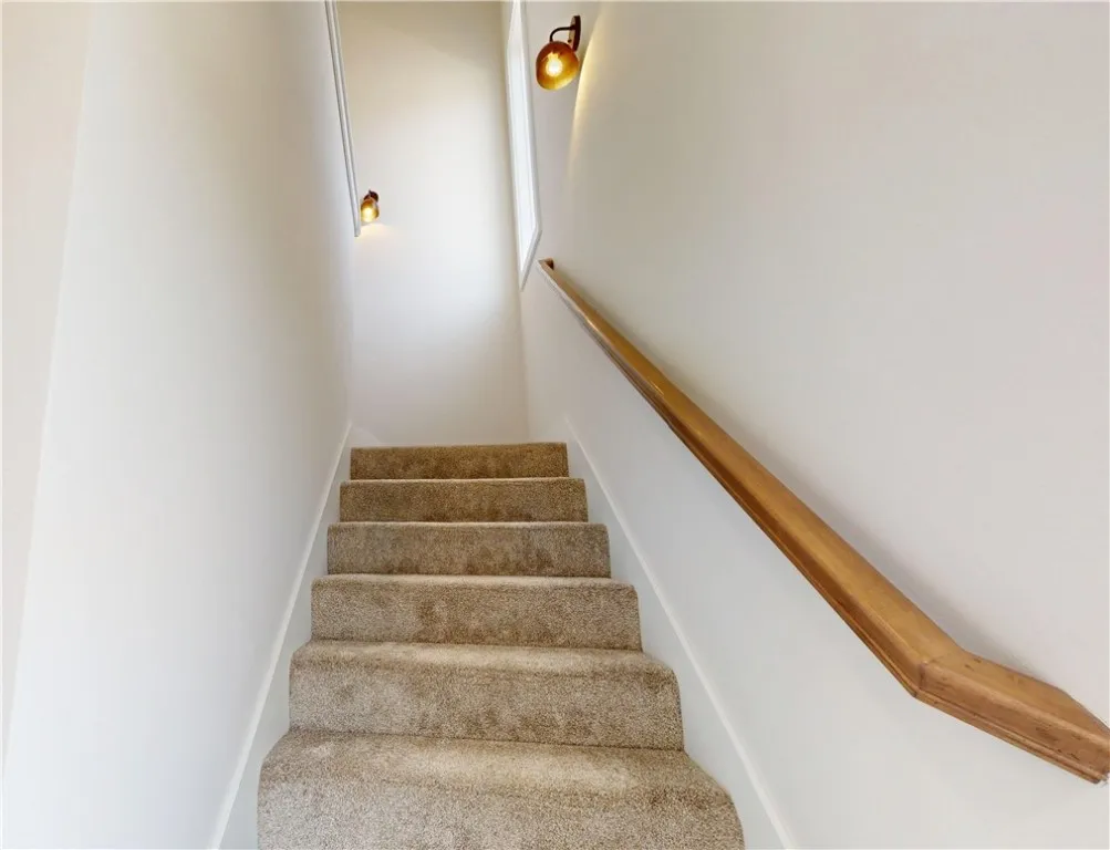 Pea Ridge, Arkansas 72751, United States, 4 Bedrooms Bedrooms, ,3 BathroomsBathrooms,Residential,Active,94949