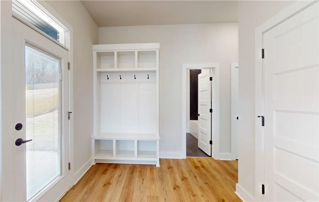 Pea Ridge, Arkansas 72751, United States, 4 Bedrooms Bedrooms, ,3 BathroomsBathrooms,Residential,Active,94949