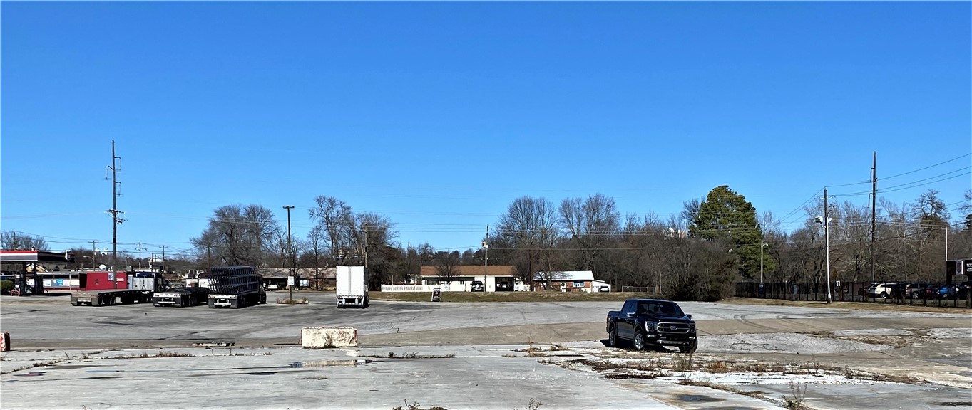 Fayetteville Outlots - Commercial Sale