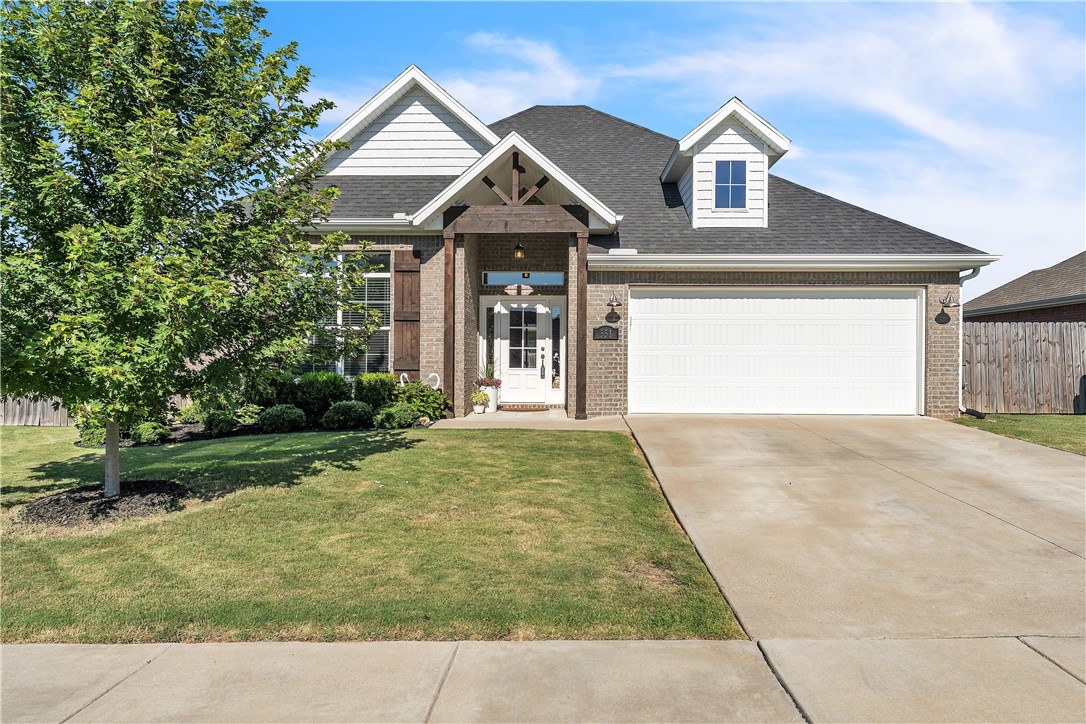 Welcome to your dream home in the highly desirable Goose Creek Village subdivision! This beautiful property is nestled in a family-friendly neighborhood and offers everything you've been looking for. Enjoy the convenience of RV parking, an amazing and functional floorplan, and plenty of space for everyone to spread out. The oversized bedrooms feature generous walk-in closets, while the primary suite boasts a luxurious large jetted tub- your perfect place to unwind. Soaring picturesque windows bring in natural light and highlight the home's inviting design. Whether you're entertaining or simply relaxing, this home offers comfort, space, and charm in on the of most sought-after communities. Don't miss this opportunity!