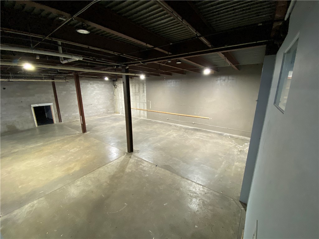 Fayetteville Outlots - Commercial Lease